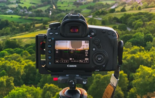 Daftar Harga DSLR Buat Pemula 2021